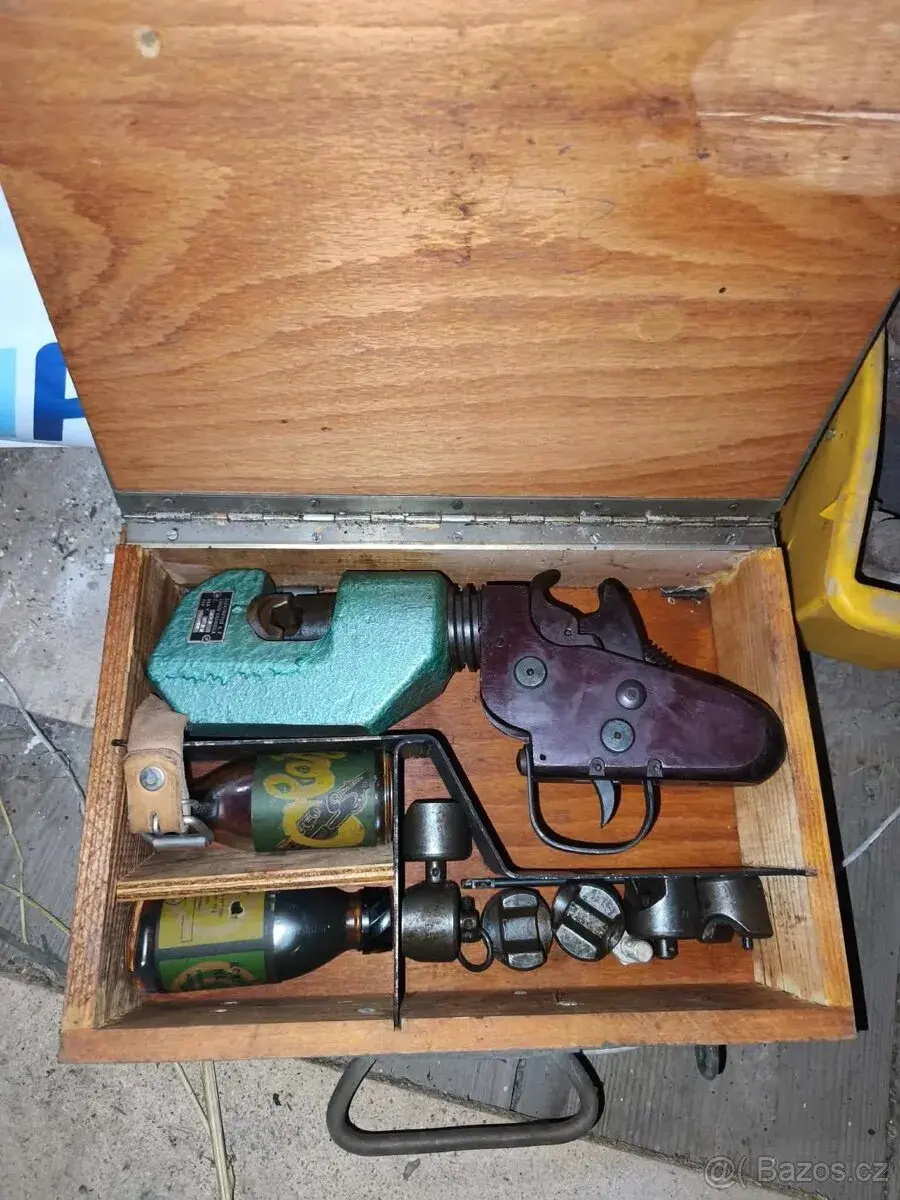 Lisovací kleště - pistol