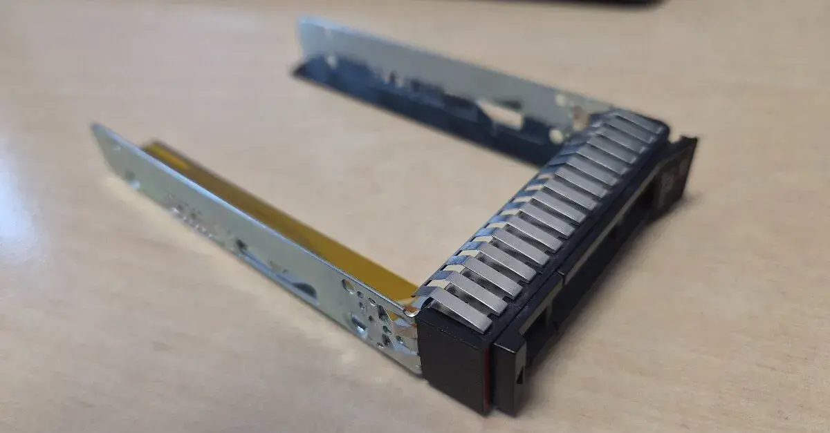 Lenovo server 2,5" HDD/SSD caddy po 00YK016