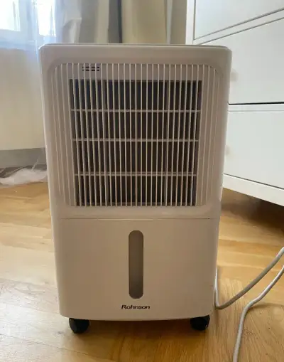 Odvlhčovač vzduchu Rohnsonm odvlhčí místnost 60 m²