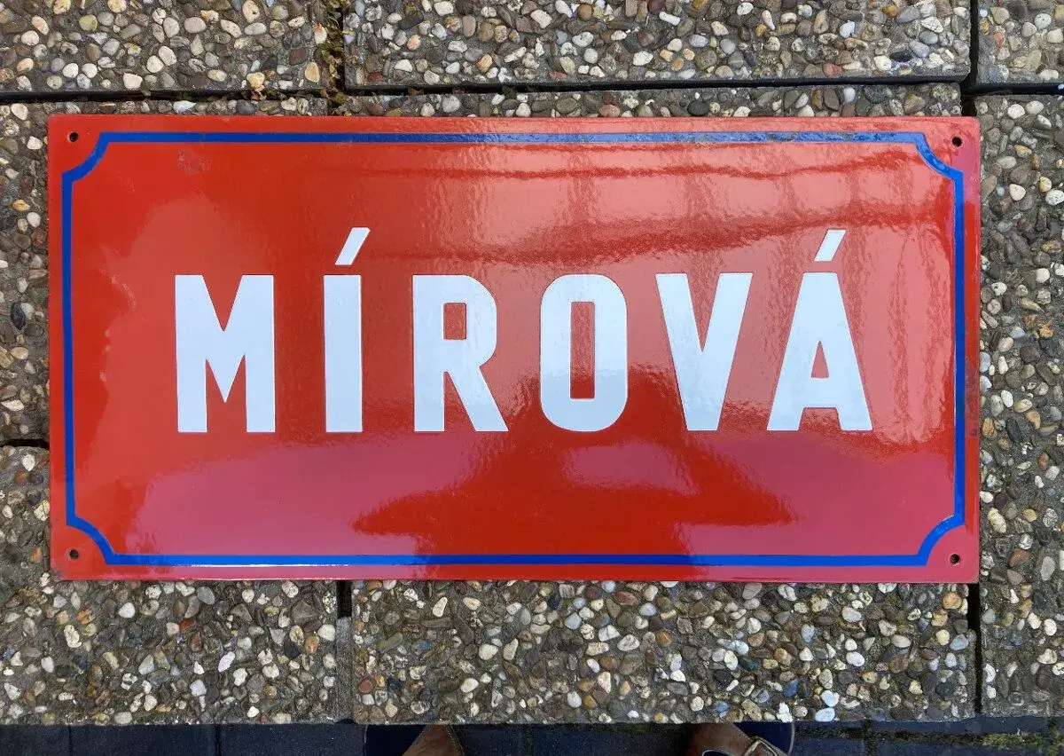 Cedule smaltovaná uliční stará 900 kč