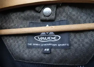 Bunda VAUDE -windproof, waterproof, breathable.