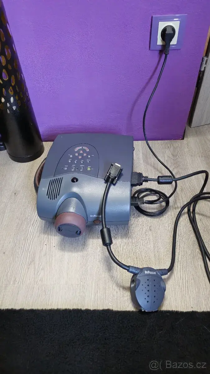 Projector Infocus 750