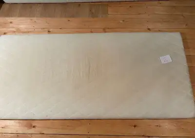 Matrace (2) 200x90x5 cm