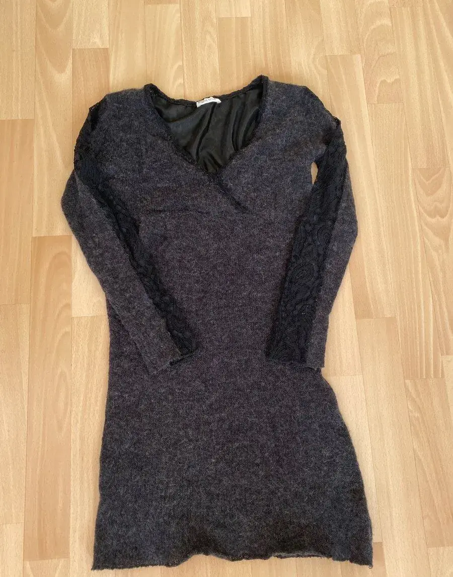 Dámské úpletové šaty s krajkou, v.36