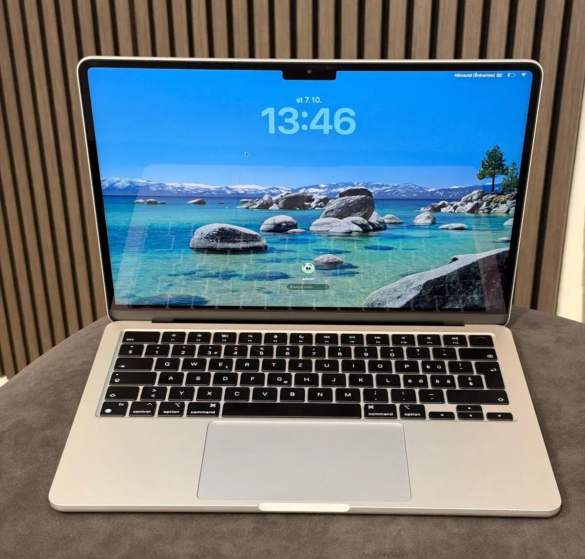 MacBook Air 13” M2 8GB/256GB, rok záruka