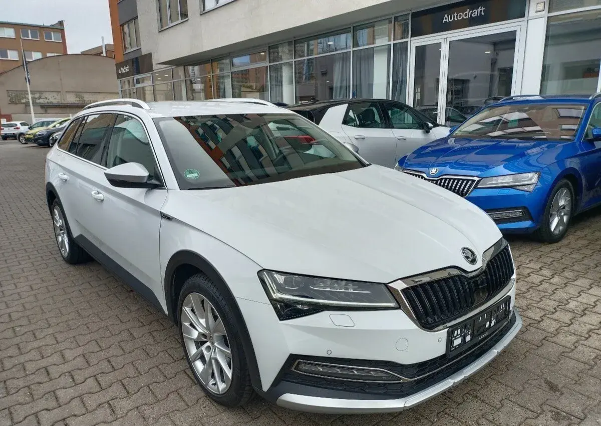 Škoda Superb – 2023, 148 994 km