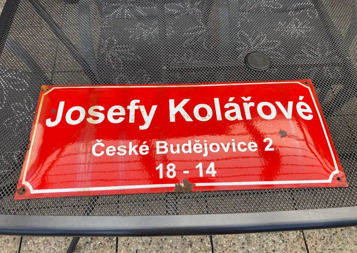 Smaltovaná cedule uliční starší 600 kč