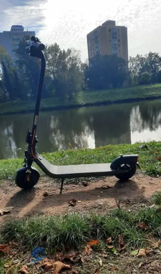 Elektrokoloběžka Ninebot E2 plus