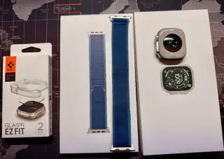 Apple Watch Ultra 3 – přírodní titan, modrý Trail Loop, 100%