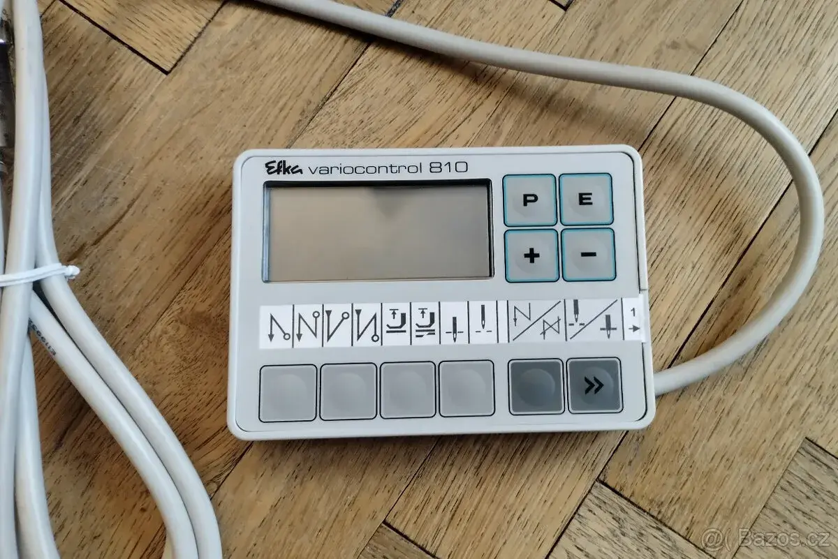 DÜRKOPP ADLER - V 810 EFKA VARIOCONTROL - šicí stroje