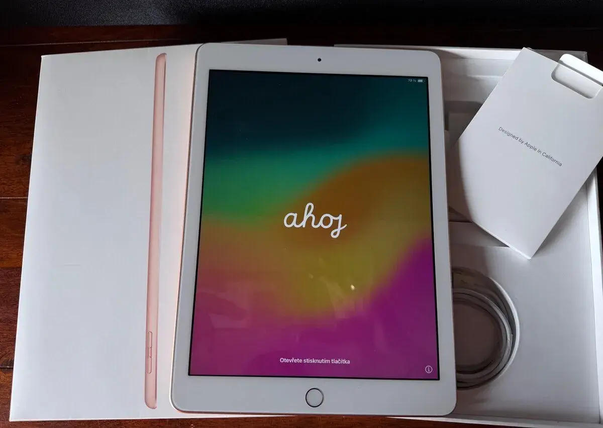 Apple iPad 6. generace 32 GB – růžový / Rose Gold