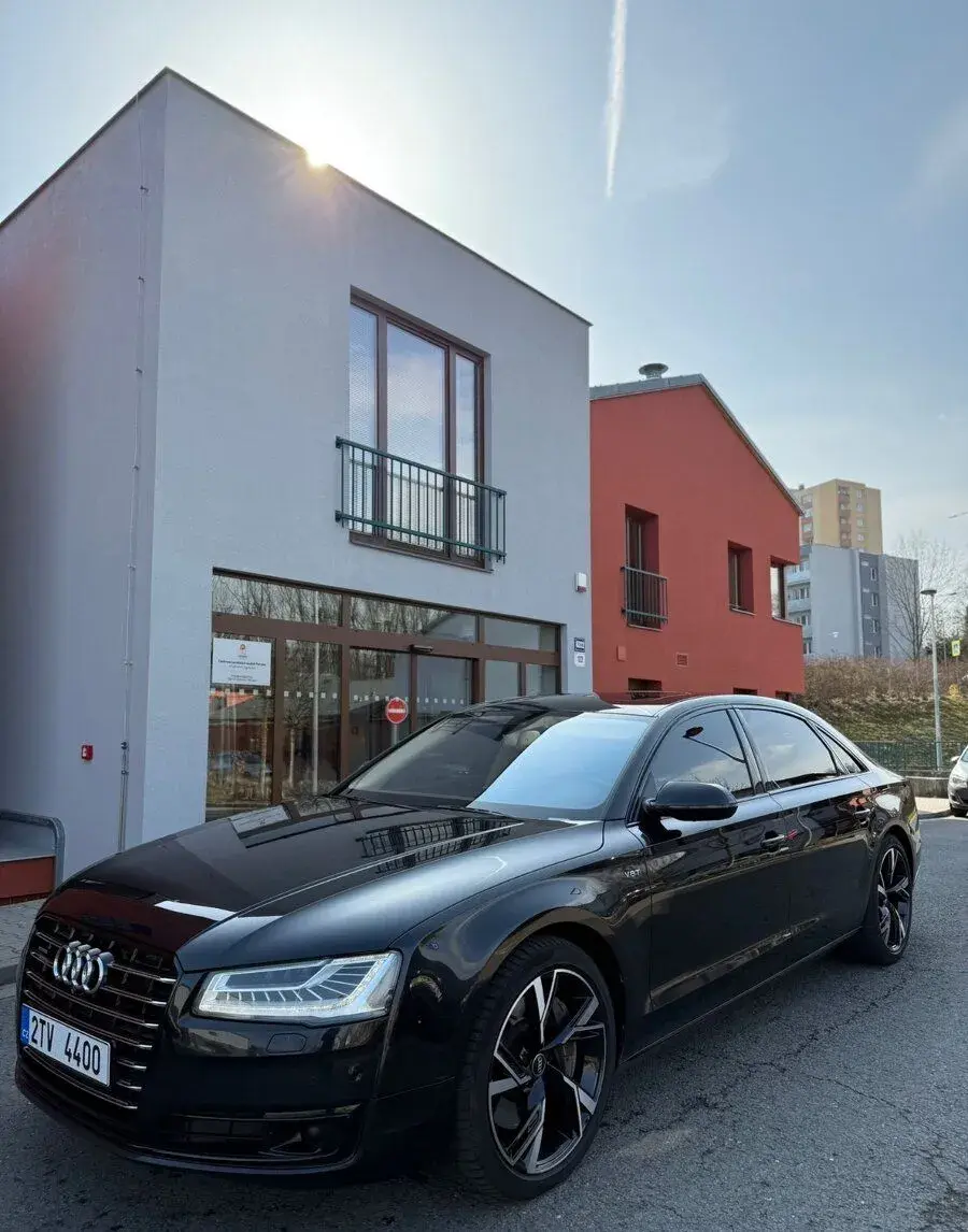 Audi A8 – 2016, 164 000 km