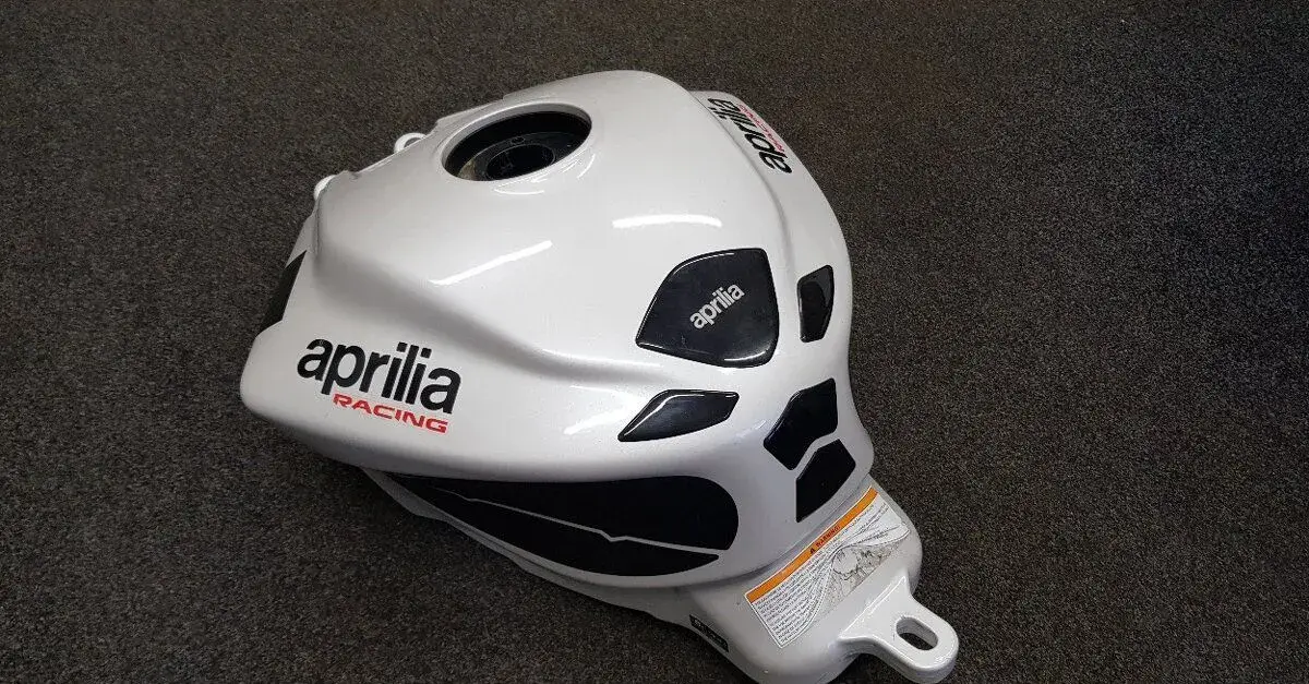 NÁDRŽ APRILIA RS 660 EXTREMA