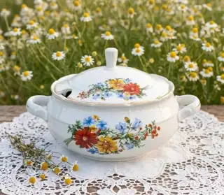 Nedělní oběd v porcelánu Vintage terina