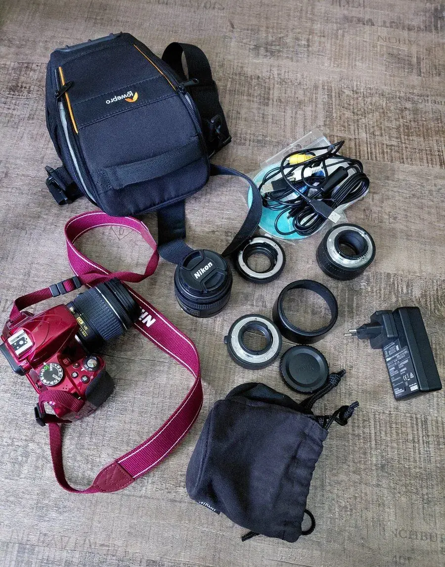 Fotoaparát Nikon D3300 a objektiv Nikkor 40 mm