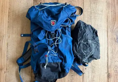 Batoh Fjallraven Funas 25L s pláštěnkou