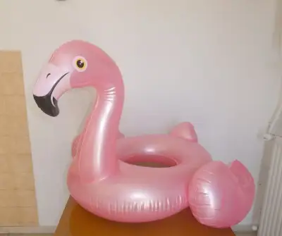 Nafukovací plovací kruh ve tvaru plameňáka zn. INTEX