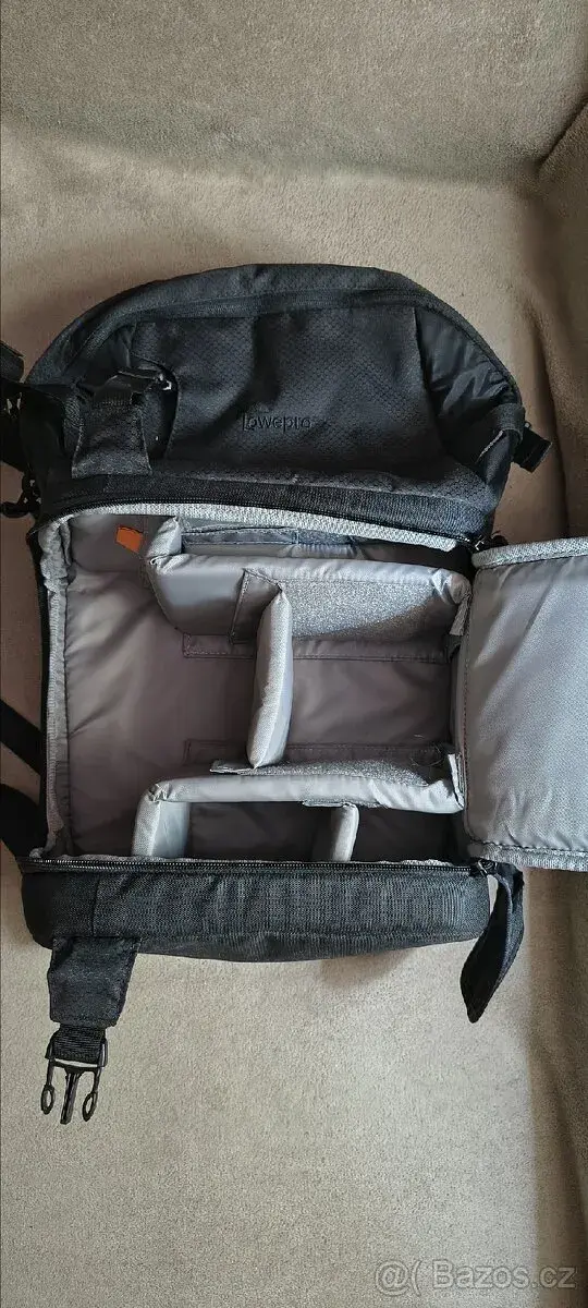 Foto batoh Lowepro.
