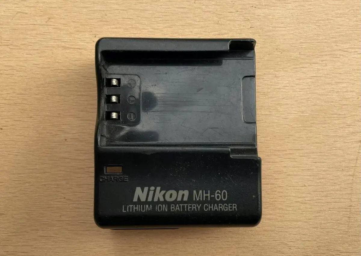 NIKON BATTERY CHARGER