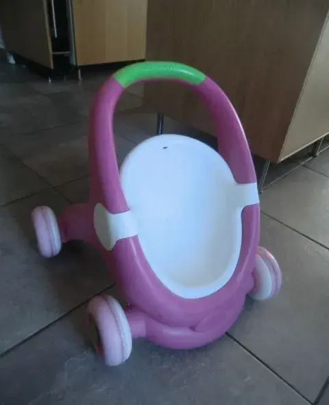 2v1 kočárek a chodítko Smoby