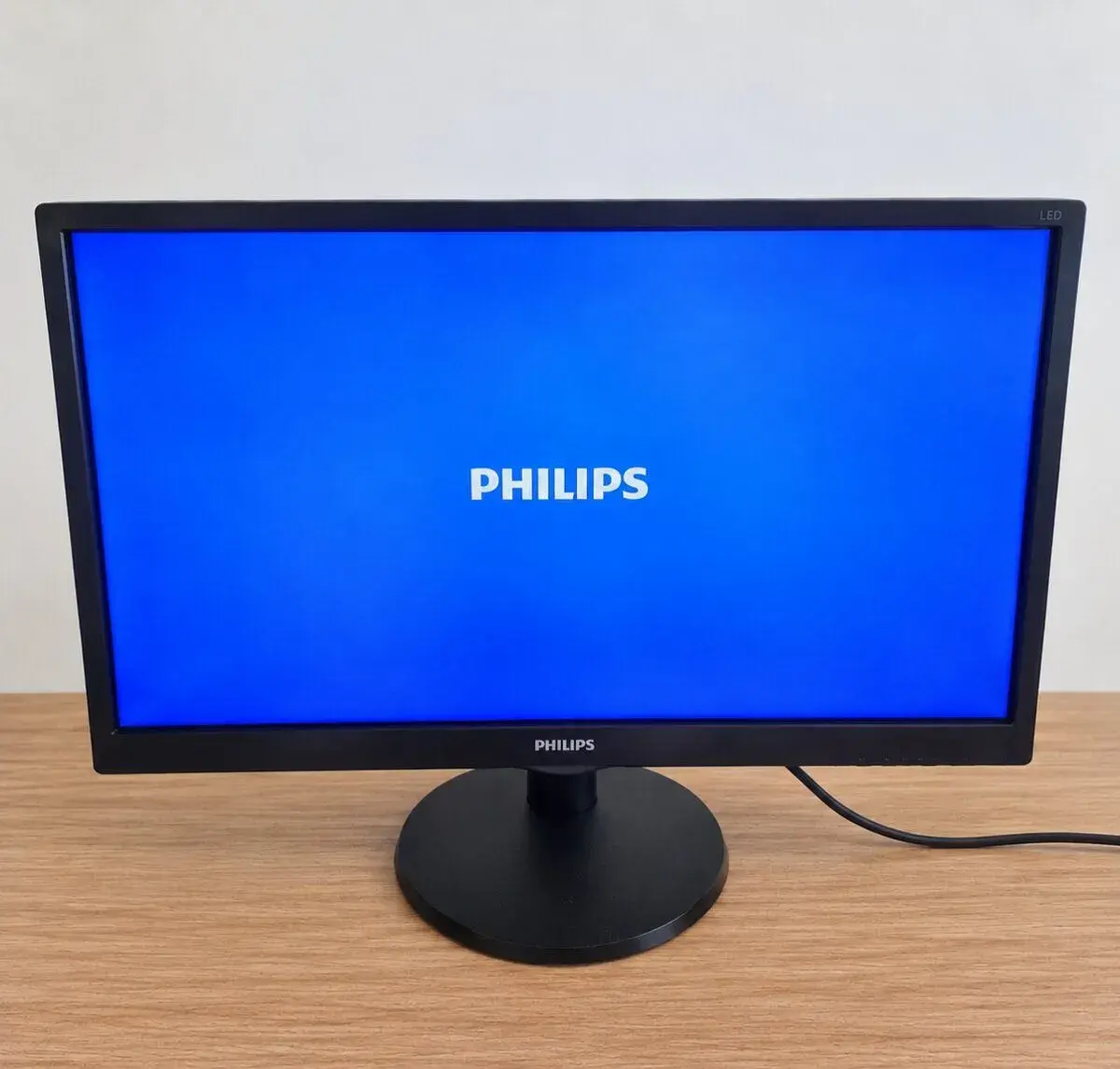 Philips 240V5Q 23,8" IPS Full HD monitor, HDMI/DVI/VGA