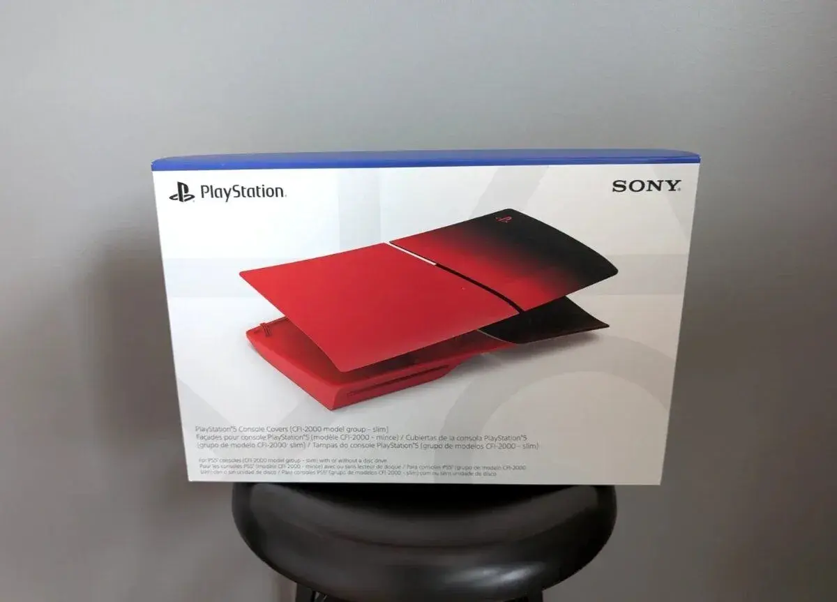 LIMITOVANÁ EDICE PlayStation 5 Cover - TECHNO RED