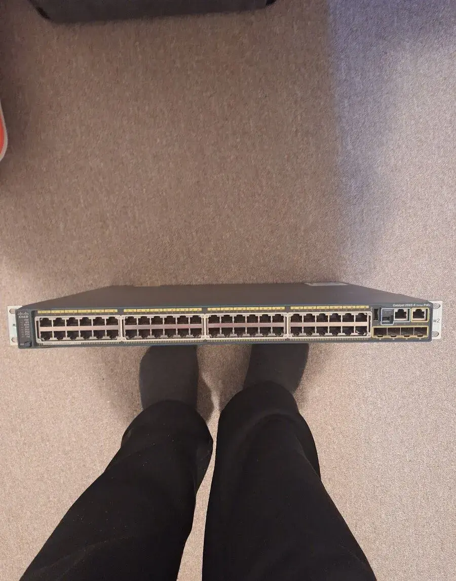Gigabitový PoE+ Switch Cisco WS-C2960S-48FPS-L