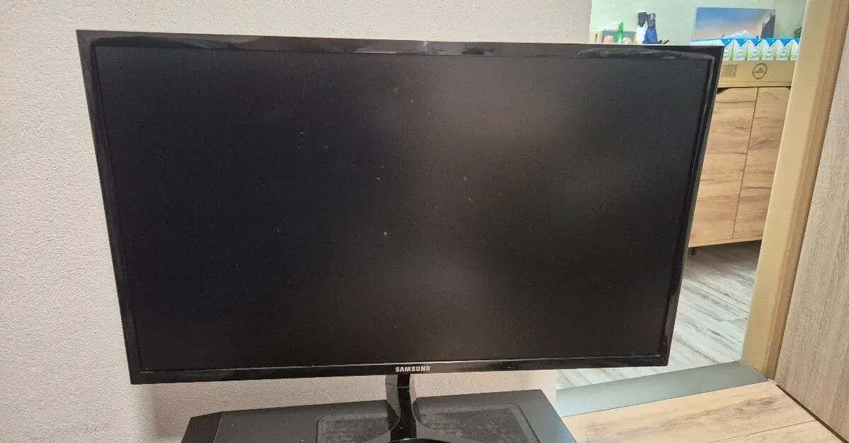 Samsung S24F356 - LED monitor 24"