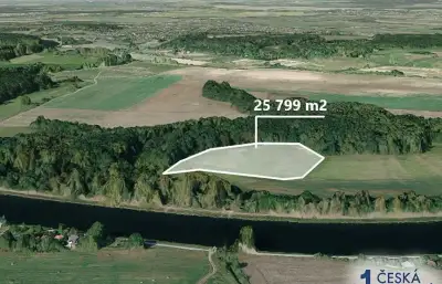 Pole 25 799 m², Podíl 3 % o výměře 645 m²