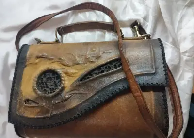 vintage kožená kabelka – ruční zakázková práce (boh