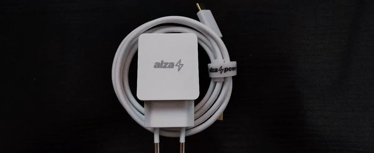 nabíječka AlzaPower Q100 + USB A-C kabel