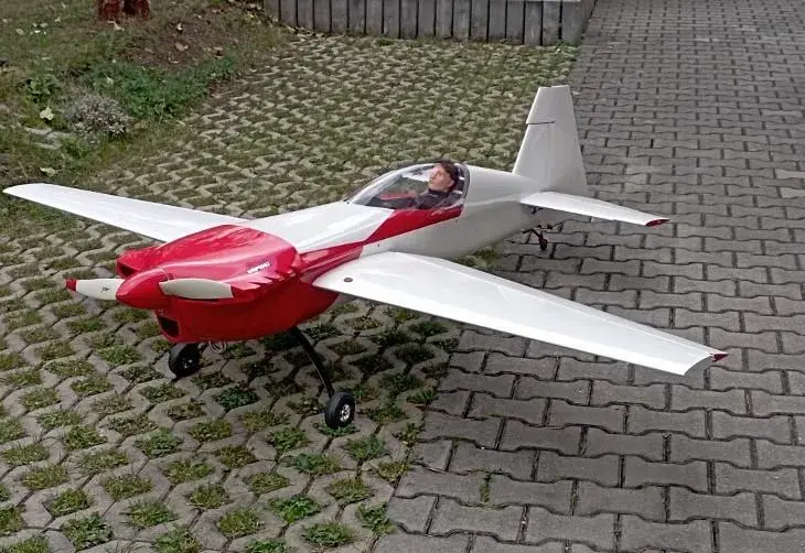 RC akrobatický model letadla Vertigo