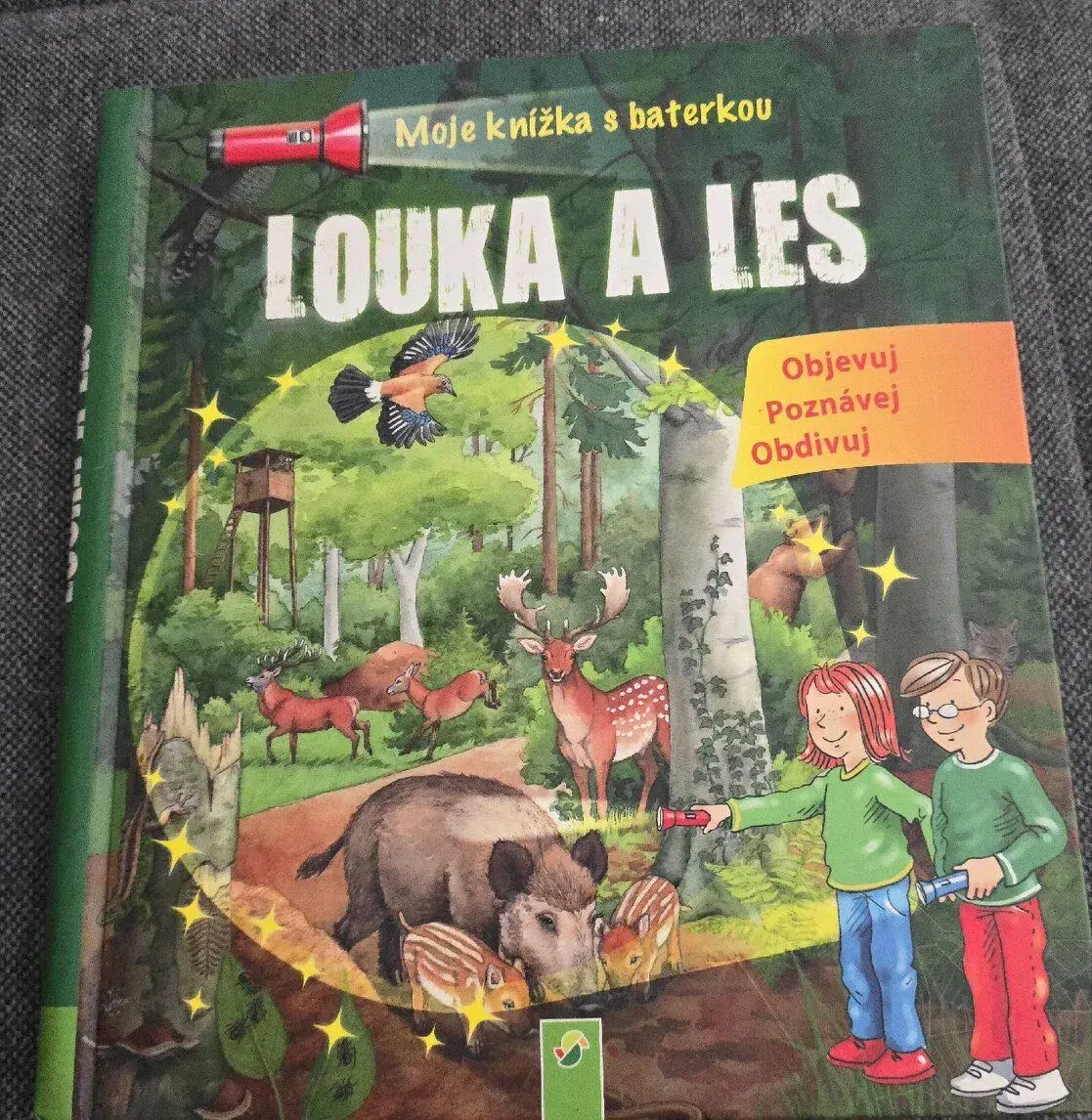 Knížka s baterkou louka a les