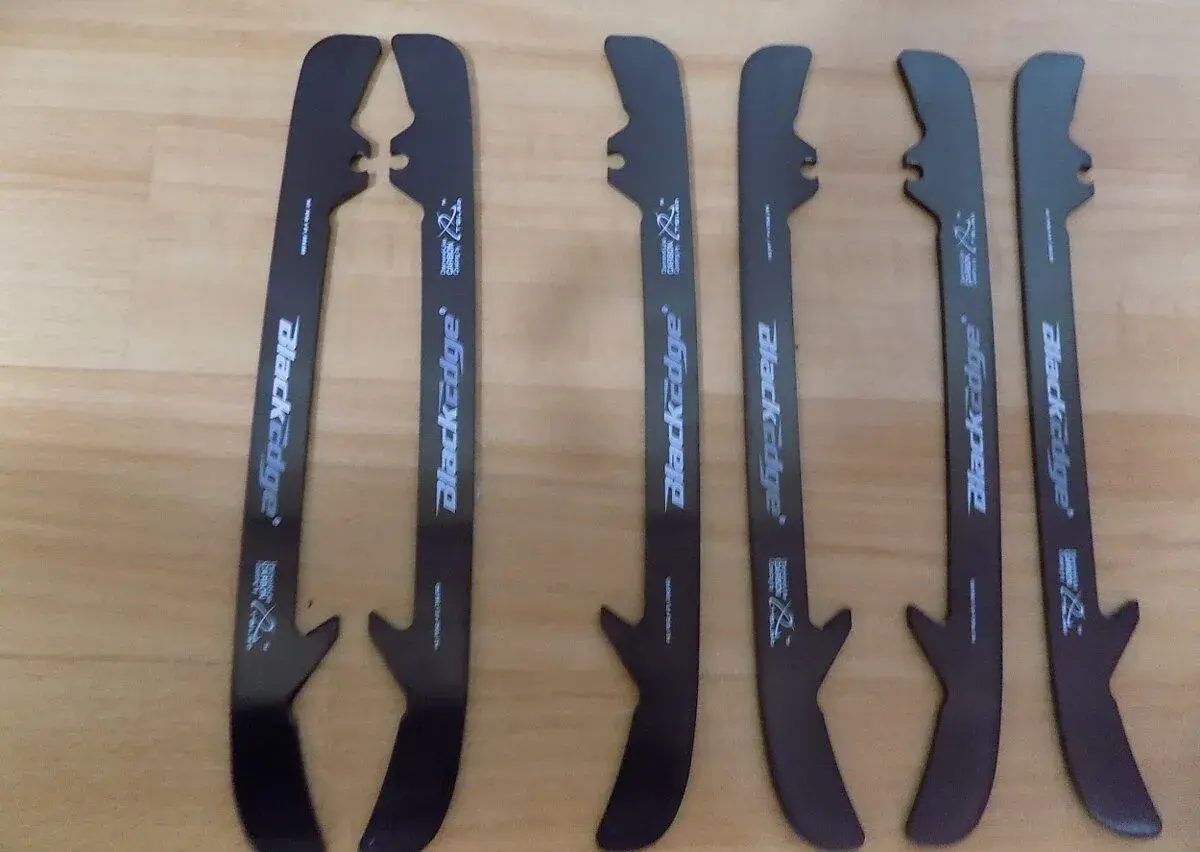 Nože TUUK Black Edge Carbon - do holderů TUUK LS2 ( NOVÉ )