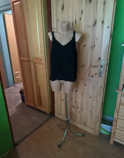 K prodeji elegantní Top vel. 46