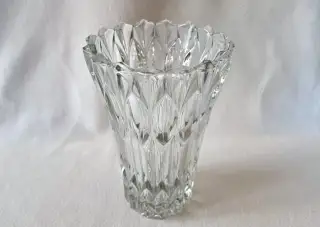 Retro zdobená skleněná váza 25 cm