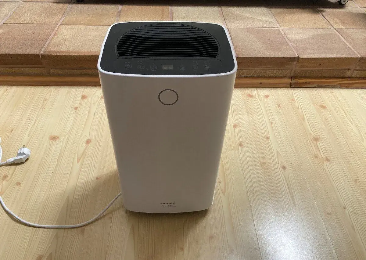 Odvlhčovač siguro SGR-DH-C300W v top stavu