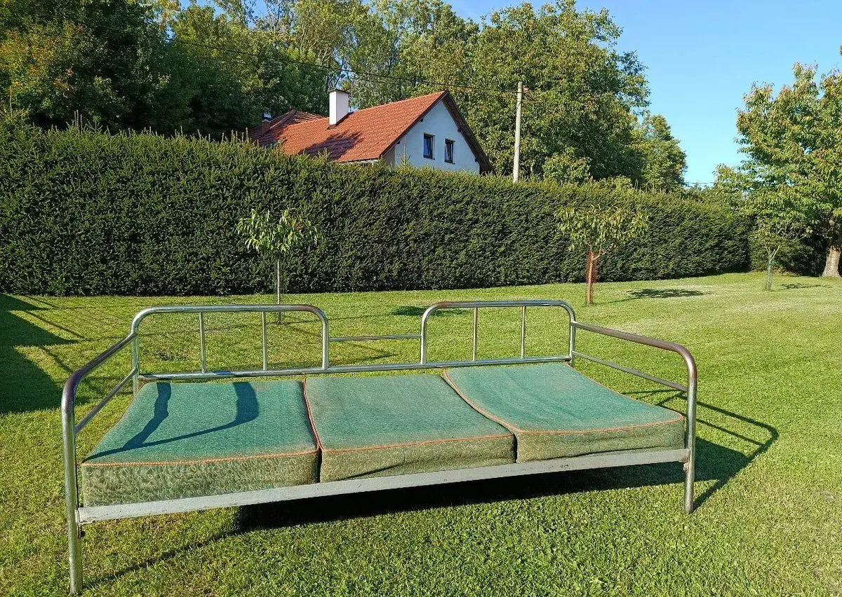 Starý gauč