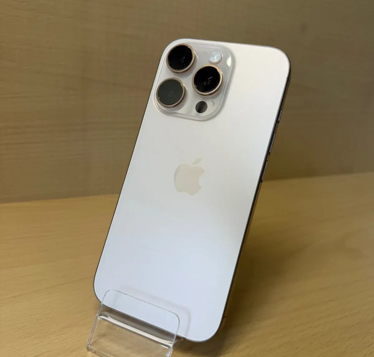 iPhone 16 Pro 128GB, desert Titan, 93% bat., eSIM (záruka)