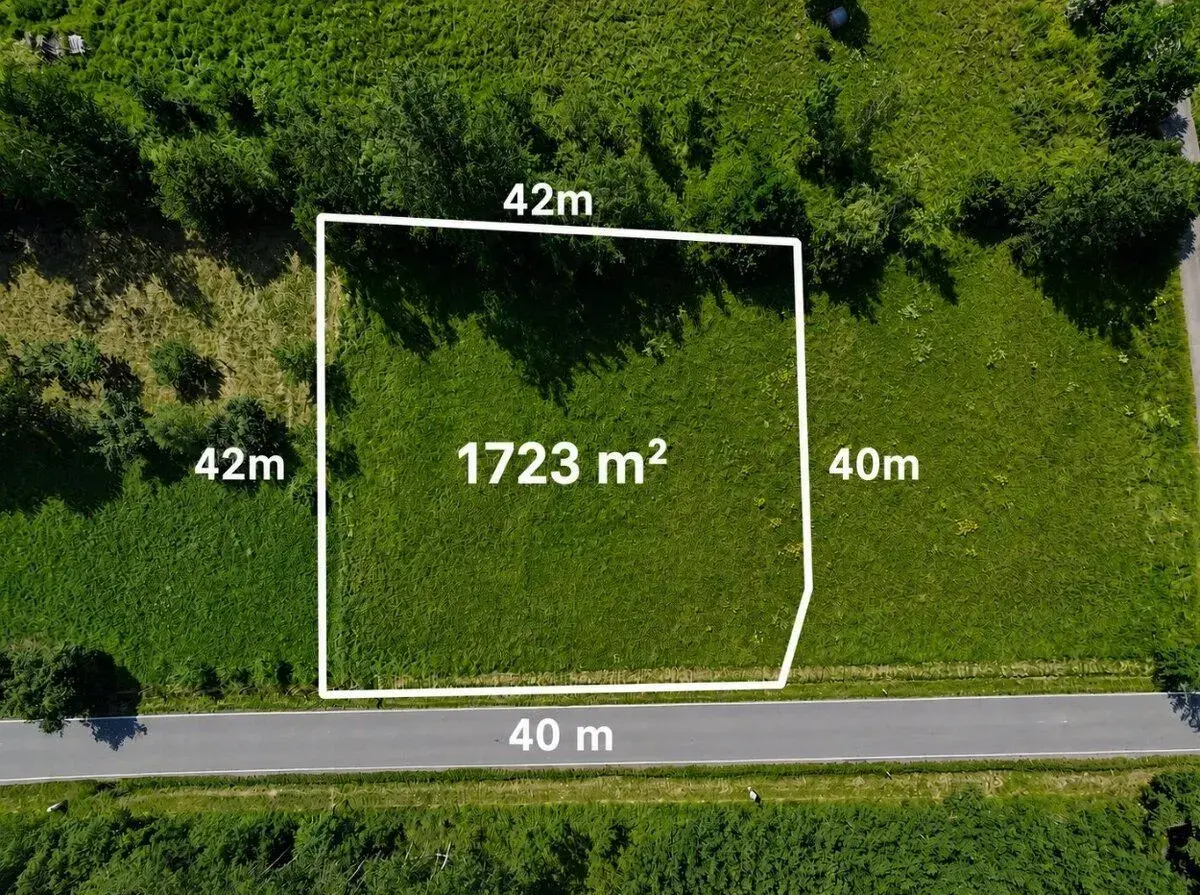 Prodej pozemku 1 723 m², Komárov