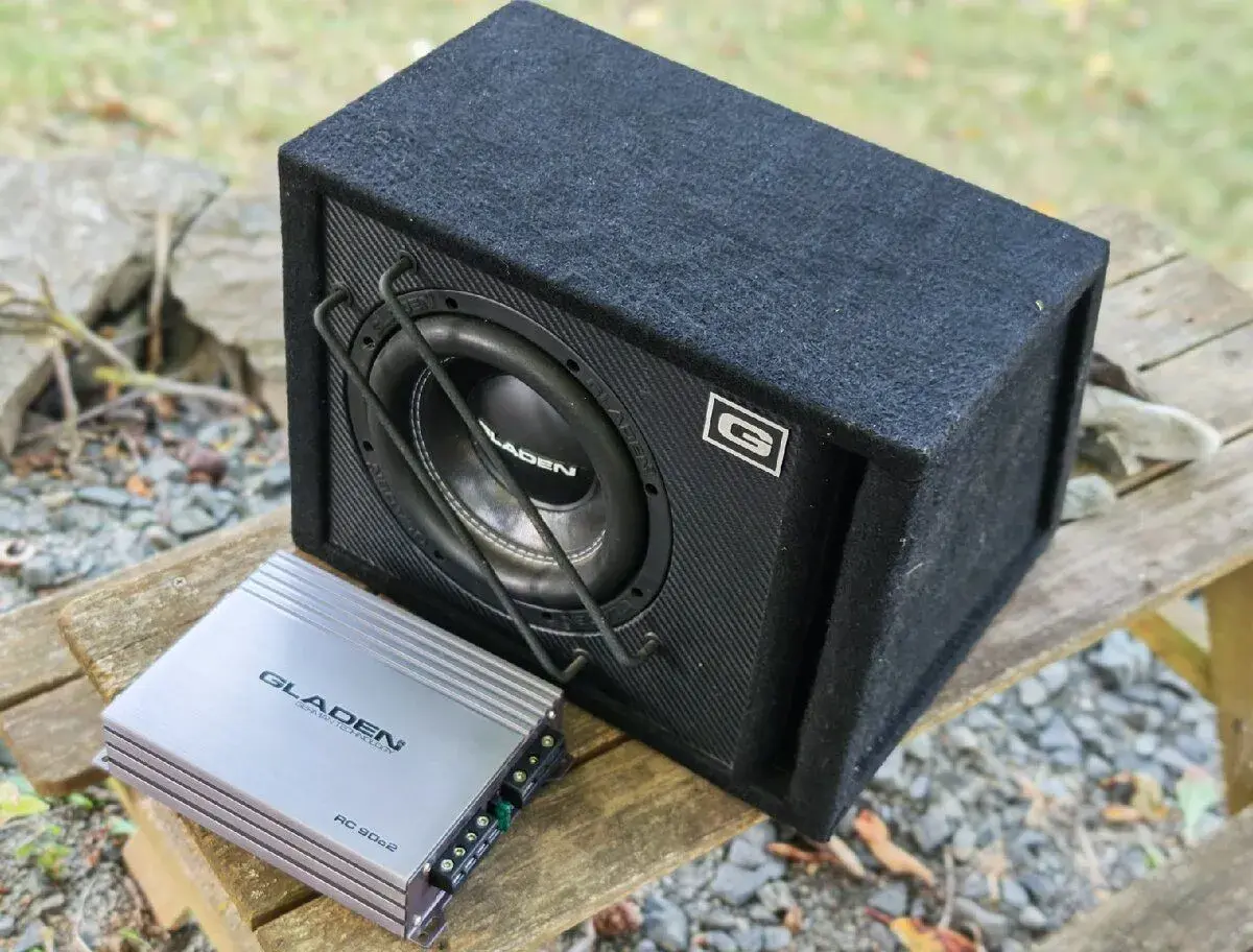 Gladen subwoofer SQX 08 VB + zesilovač Gladen RC 90c2