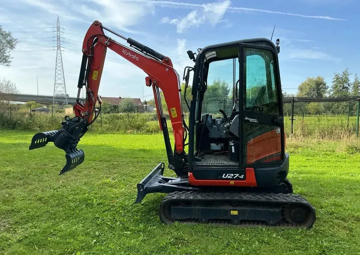 Minibagr KUBOTA U27-4 HI (s příslušenstvím)
