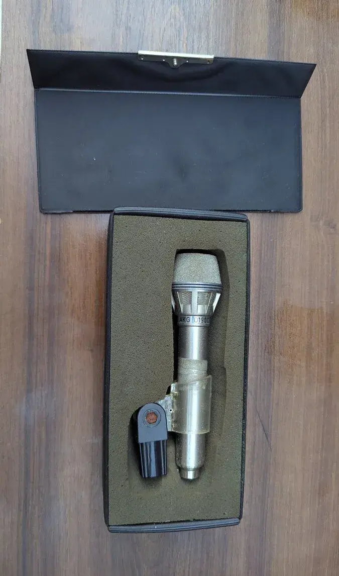 AKG D190C