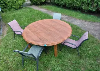 Detsky zahradni set - stul + 4 zidle
