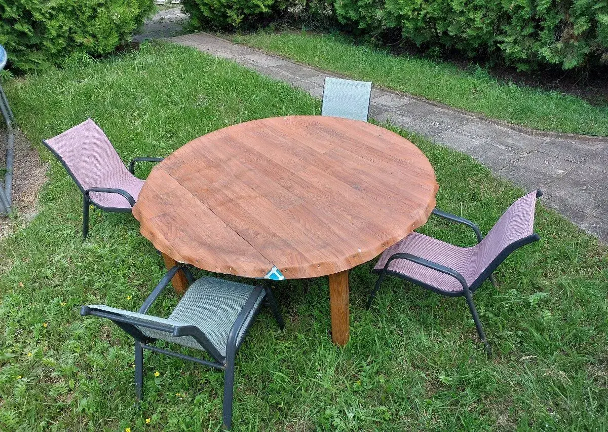 Detsky zahradni set - stul + 4 zidle