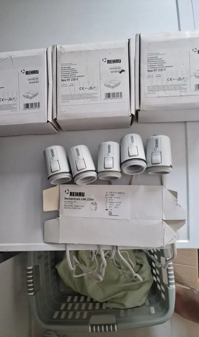 REHAU NEA – kompletní regulace podlahového topení 230 V – NO