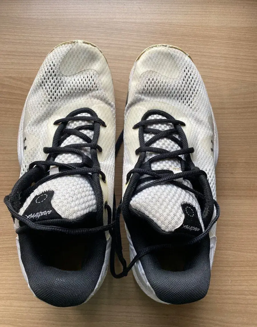 Basketbalové boty Under Armour, vel. 9,5