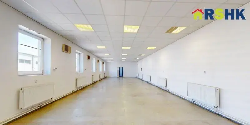 Pronájem komerčních prostor 235–470 m²