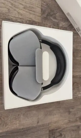 Apple AirPods Max Space Gray