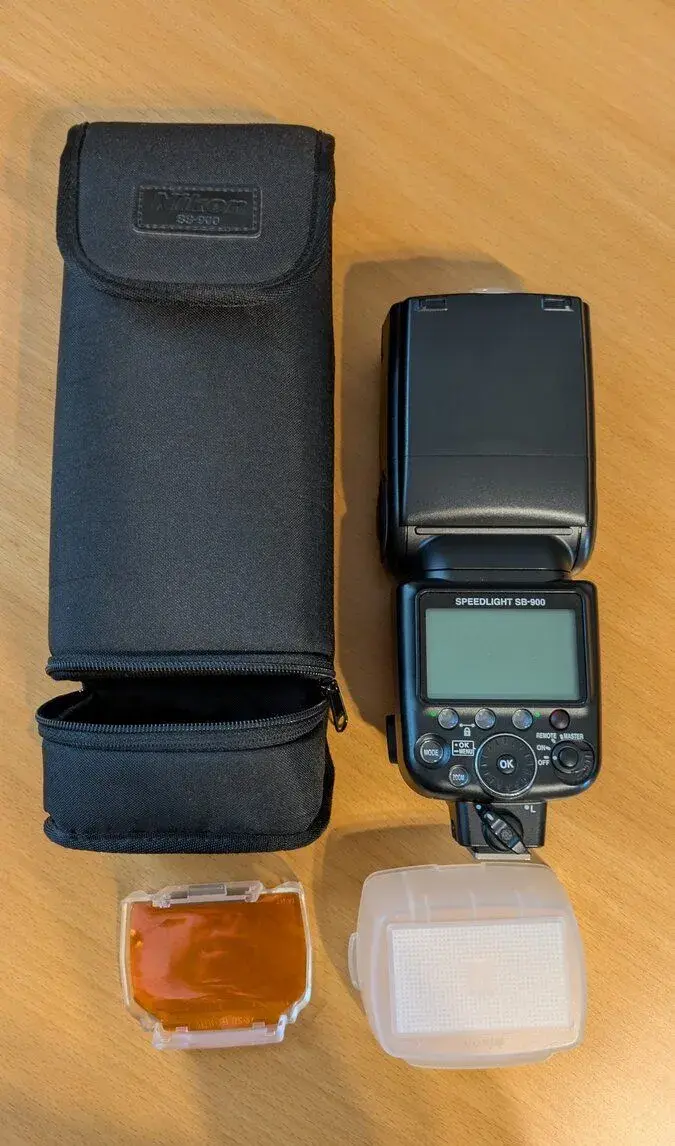 Nikon Speedlight SB-900